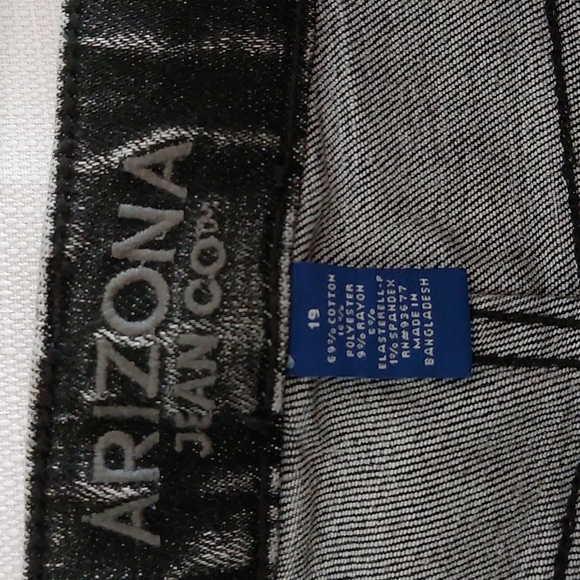 Plus size, Arizona Jean Co, black, stressed jeans, woman's size 19 NWT - Picture 2 of 7